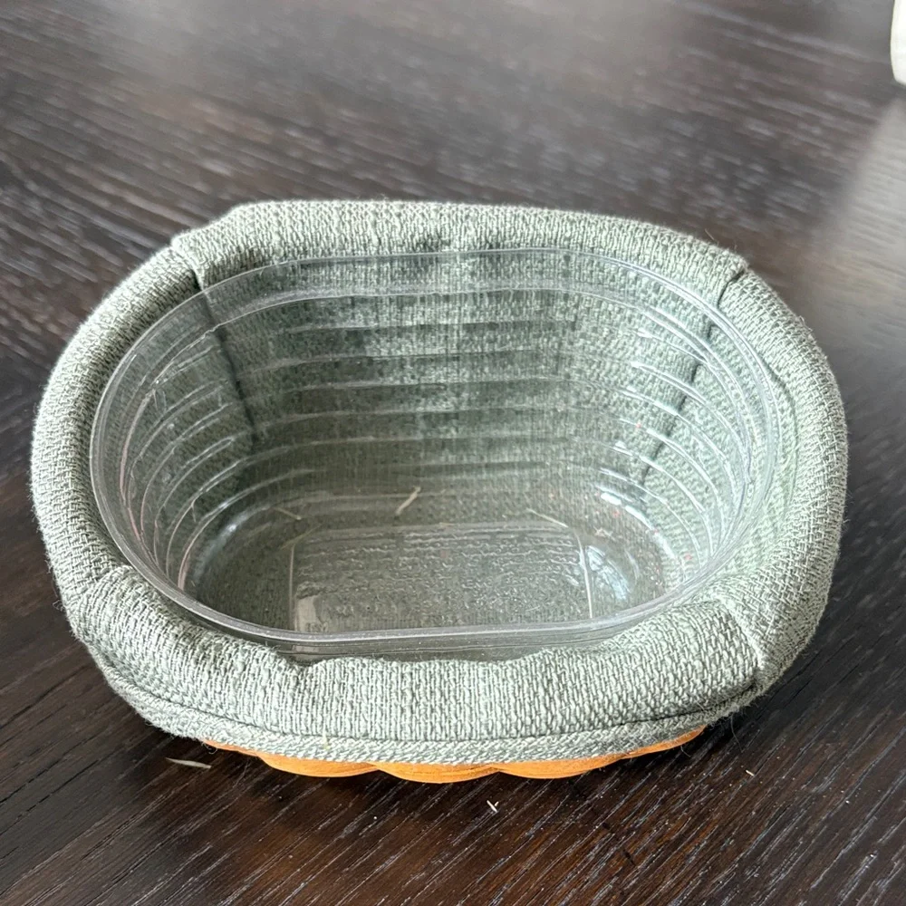 Longaberger Wood Lidded Woven Basket‎ with Green Fabric Cover: tea bags / salt